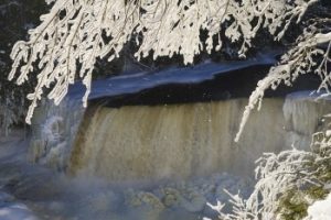 Upper Tahquamenon Falls Upper Tahquamenon Falls